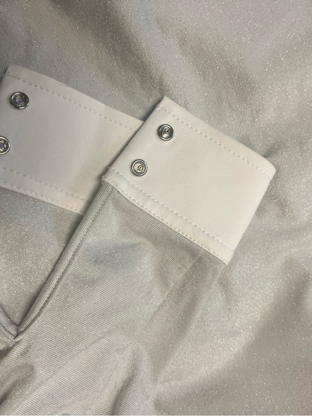 Samshield faustina long sleeve show shirt is very pale grey. Glitter - Picture 6 of 12